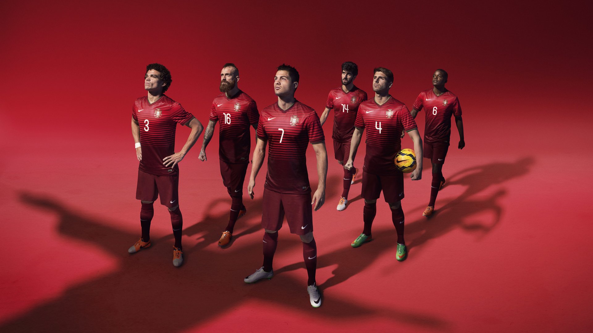 双方均有破门良机,战局胶着